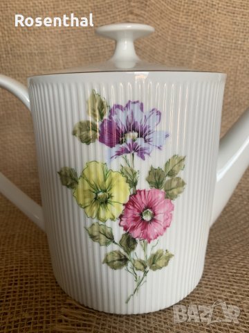 Порцеланов немски чайник с релеф и красиви цветя, снимка 2 - Други - 33622314