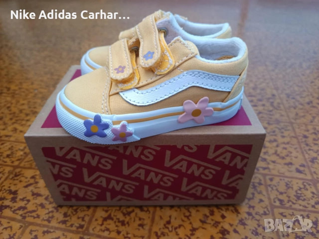 Чисто нови бебешки кецове Vans, с кутията! Размер: 19.