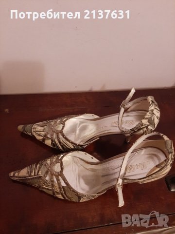НОВИ  ! Дамски Сребристи обувки , снимка 4 - Дамски обувки на ток - 26302464