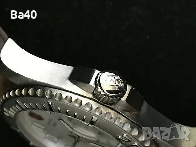 Швейцарски часовник  Victorinox Maverick II - 24703 , Quartz, Сапфир, 200m, 43mm, снимка 10 - Мъжки - 48357631