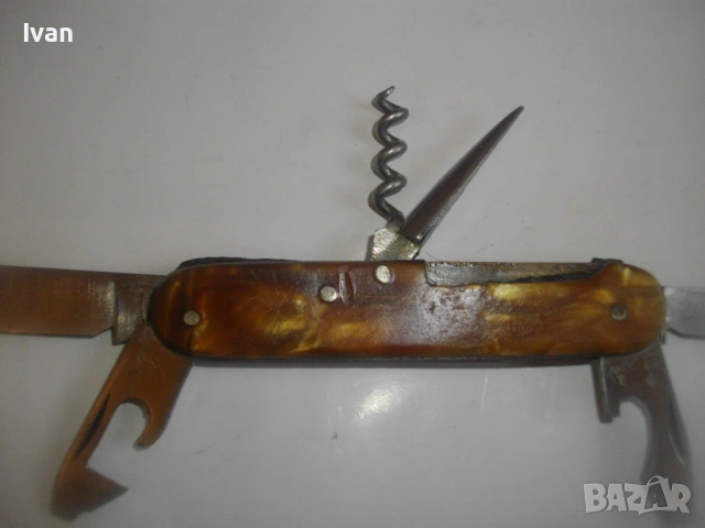 Българска Соц ножка джобно ножче туристическо с дръжка от каталин Завод П.Денев - Габрово , снимка 5 - Антикварни и старинни предмети - 53420161