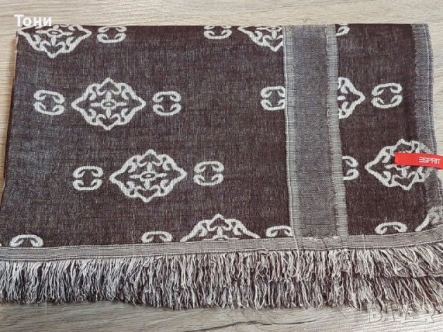 Дамски шал ESPRIT , снимка 4 - Шалове - 37802211