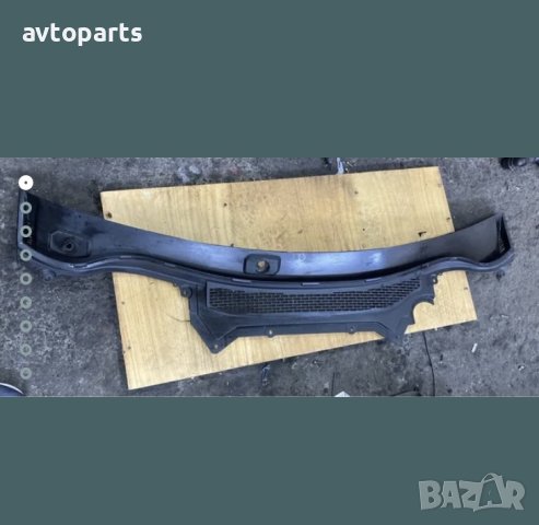 Range rover sport 2012година лайсна под предно стъкло десен волан