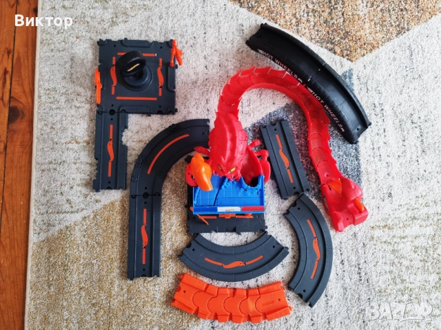 Hot Wheels писта гараж скорпион, снимка 2 - Коли, камиони, мотори, писти - 52678346