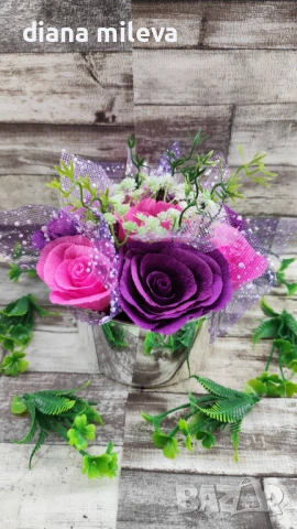 Кашпа с рози от креп хартия!!, снимка 2 - Декорация за дома - 53514968