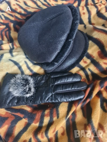 Елегантна дамска шапка и ръкавици с пух