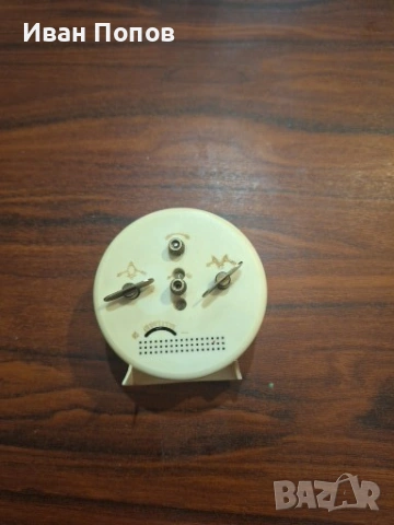 Будилник механичен, работи точно, JAZ Франция, за колекция., снимка 2 - Антикварни и старинни предмети - 53238820