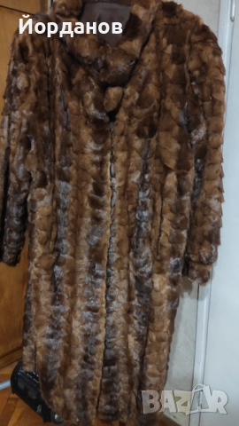 Дамско зимно кожено палто много топло много запазено.