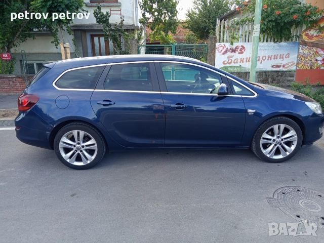 Опел Астра Спорт Тауър, снимка 2 - Автомобили и джипове - 52405212