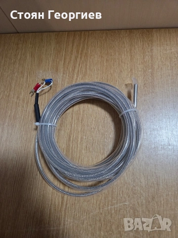 Tемпературен сензор (тип K) или RTD сензор (Pt100), използван за точно измерване на температура .