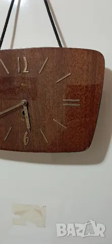 Стар стенен часовник , снимка 2 - Антикварни и старинни предмети - 49499044