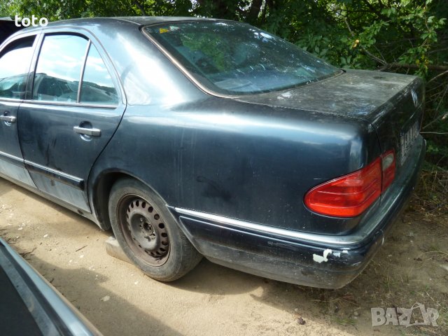 Mercedes-Benz E 200 2.0, снимка 2 - Автомобили и джипове - 37589674