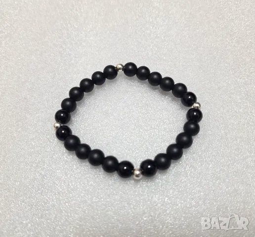 Еластична Гривна с Оникс и Сребърни топчета /проба 925/, снимка 2 - Гривни - 47353440