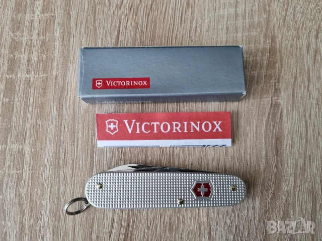 Швейцарски джобен нож Victorinox Cadet Silver