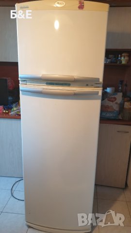 Продавам голям Хладилник WHIRLPOOL ARG 773 с горна камера - NO FROST, снимка 5 - Хладилници - 44015970