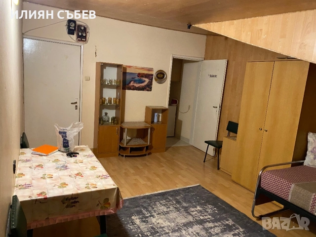 Отдавам обзаведена таванска стая, снимка 2 - Стаи под наем - 53072562