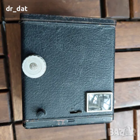 Фотоапарат Brownie by Kodak, снимка 3 - Антикварни и старинни предмети - 50351948