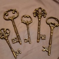 Огромни чугунени ключове, Нови! Цена за брой!, снимка 1 - Антикварни и старинни предмети - 27354057