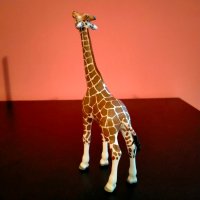 Колекционерска фигурка Schleich Giraffe Жираф 2008 18 см, снимка 3 - Колекции - 37970236