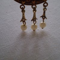 Дамска брошка със перли и порцелан, снимка 3 - Антикварни и старинни предмети - 36649057