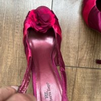 Hugo Boss+подарък Roberto Zago р.39, снимка 6 - Дамски обувки на ток - 40536422