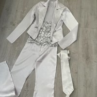 Сатенен бял костюм размер XS, снимка 2 - Костюми - 43943032