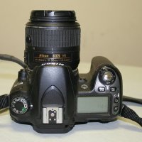 Фотоапарат Nikon D80 с обектив Nikkor AF-S 18-55 VRII, снимка 2 - Фотоапарати - 38437456
