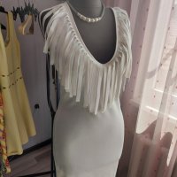Елегантна бяла рокля с ресни - 25,00лв., снимка 2 - Рокли - 29313775
