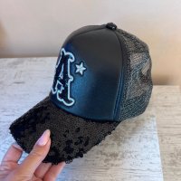 Черна кожена бейзболна шапка с пайети и буквата А 🖤🖤🖤, снимка 3 - Шапки - 43840298