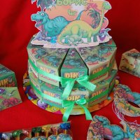 Картонена торта с Динозаври, снимка 2 - Други - 36912578
