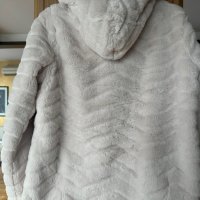 Пухкаво, топло палто с качулка, снимка 4 - Палта, манта - 43083862