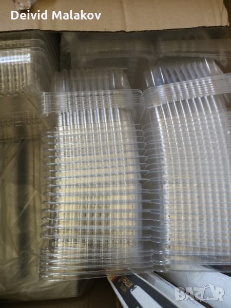 Продавам чисто нови полиетиленови кутии и тарелки!!! , снимка 1