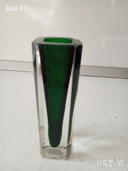 Ваза от масивно стъкло, снимка 1