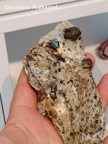 Страхотен гранат алмандин в матрица от Тополовград , снимка 1