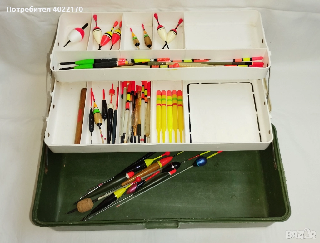 Американско рибарско куфарче MALIBU с 62 плувки, снимка 1