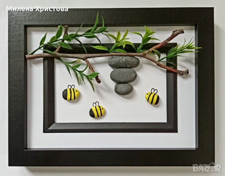 "Пчели" от рисувани камъчета , снимка 1