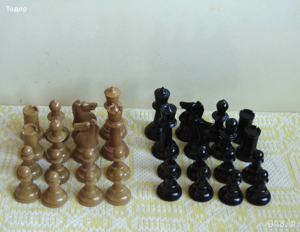 Бакелитови фигури за шах, снимка 1