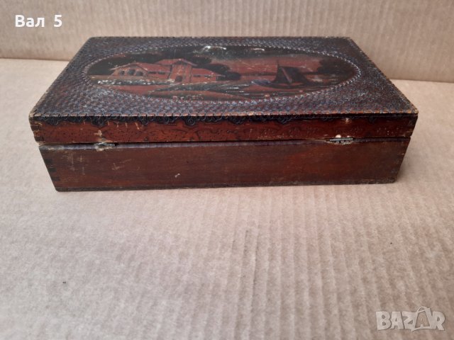 Стара дървена рисувана и пирографирана кутия, снимка 6 - Антикварни и старинни предмети - 37671532