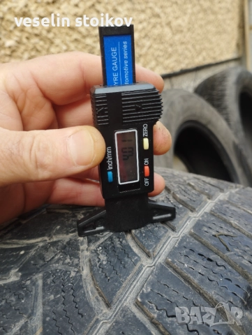 Зимни гуми 225/65/17, снимка 2 - Гуми и джанти - 52909197