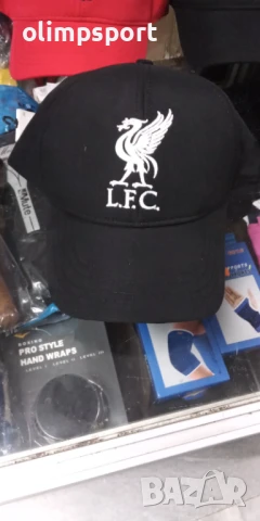 шапка с козирка Ливърпул нова 