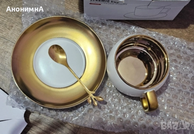 Комплект за чай или кафе в бяло и златно, снимка 2 - Чаши - 51904276