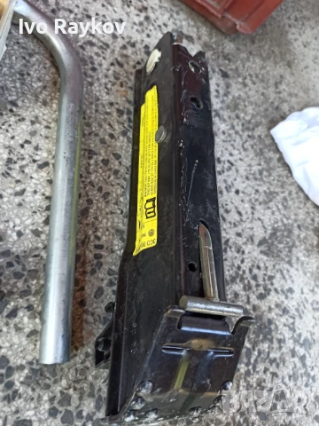 Комплект,крик,аптечка,ключ за VW Passat 6 , снимка 3 - Части - 51105303
