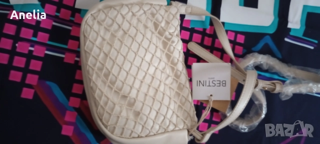 Стилна Малка Дамска Чанта  BESTINI, снимка 2 - Чанти - 52558240