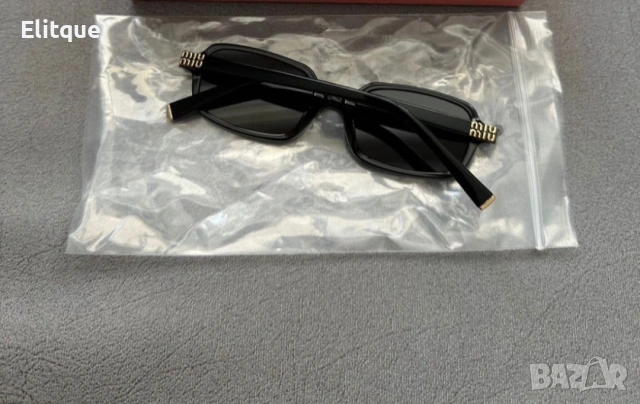 висококачествени очила с черен обикновен калъф и ув защита miu miu 
