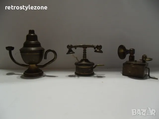 № 7822 три стари малки метални / бронзови фигурки  - грамофон , телефон , лампа / свещник  , снимка 6 - Други ценни предмети - 48605681