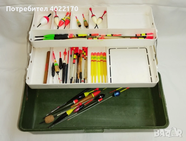 Американско рибарско куфарче MALIBU с 62 плувки