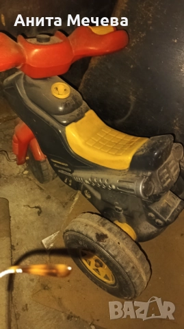 Триколка, снимка 2 - Детски велосипеди, триколки и коли - 51468413