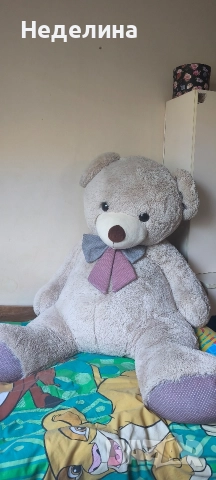 Голяма плюшена мечка 