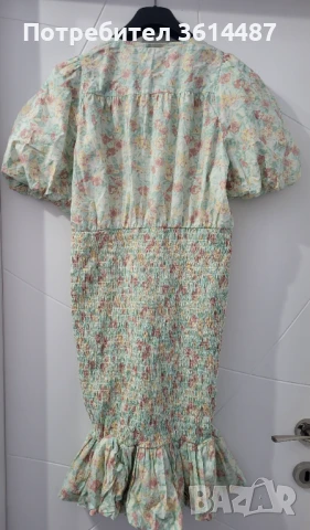 Елегантна рокля Gina Tricot, снимка 2 - Рокли - 50496614