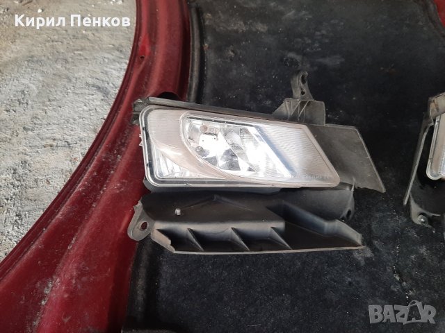 Халогени Мазда 3, снимка 2 - Части - 39080858